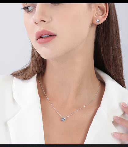 A STAR Moissanite 18K gold single diamond necklace female sterling silver non-fading light luxury clavicle chain gift high sense