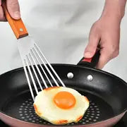 1pc Stainless Steel Frying Shovel For Egg Steak Fish Slice, Non-slip Frying Spatula, Leaky Shovel, Cookware, Kitchen Supplies