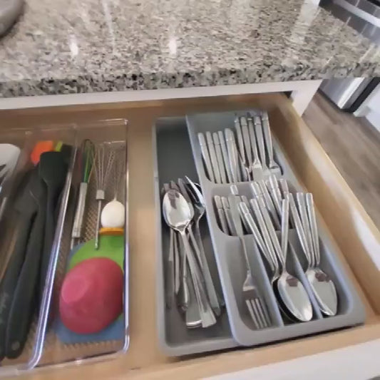 Maximize Your Kitchen Drawer Space with this Expandable Silverware Organizer!